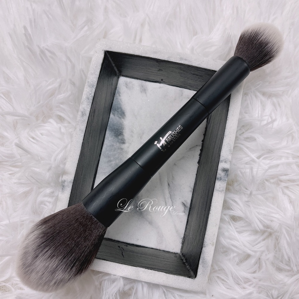 COPY - It Cosmetics Dual-ended Absolute Powder brush #133